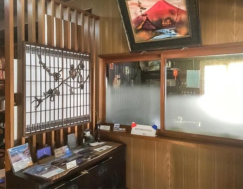 ・チェックイン・アウトはこちらでどうぞ