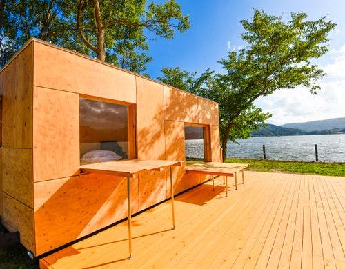 広々としたデッキテラス