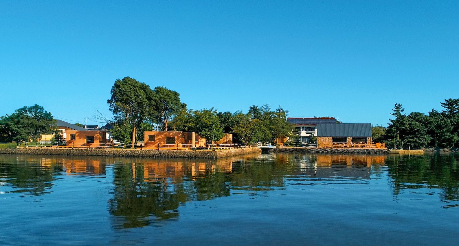 水景色の指定席　湖屋（ＫＯＹＡ）