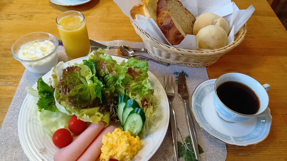 Tateshina Highland Pension Sunset - A Culinary Delight Inn