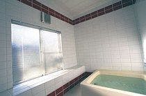 มีห้องน้ำสองห้อง