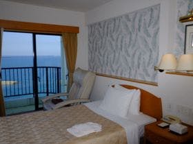 那覇ビーチサイドホテル