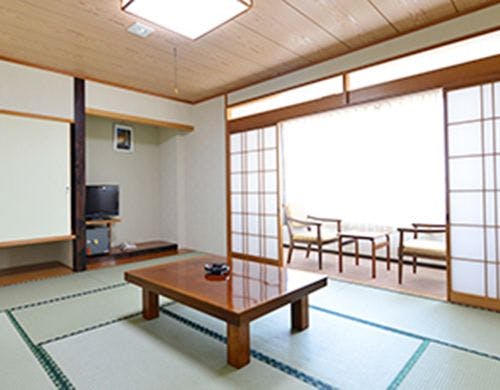 *【客室】和室10畳バストイレ付