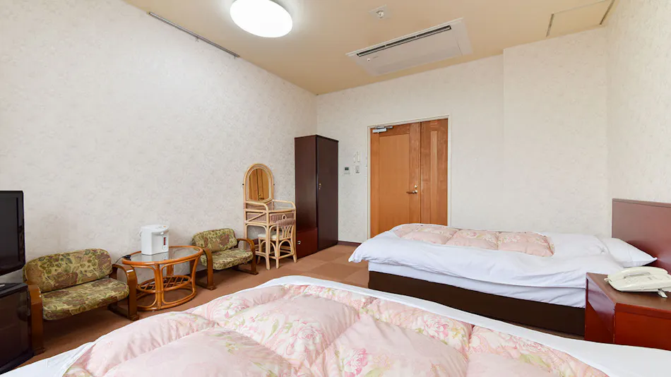 Shichijo Onsen Dome