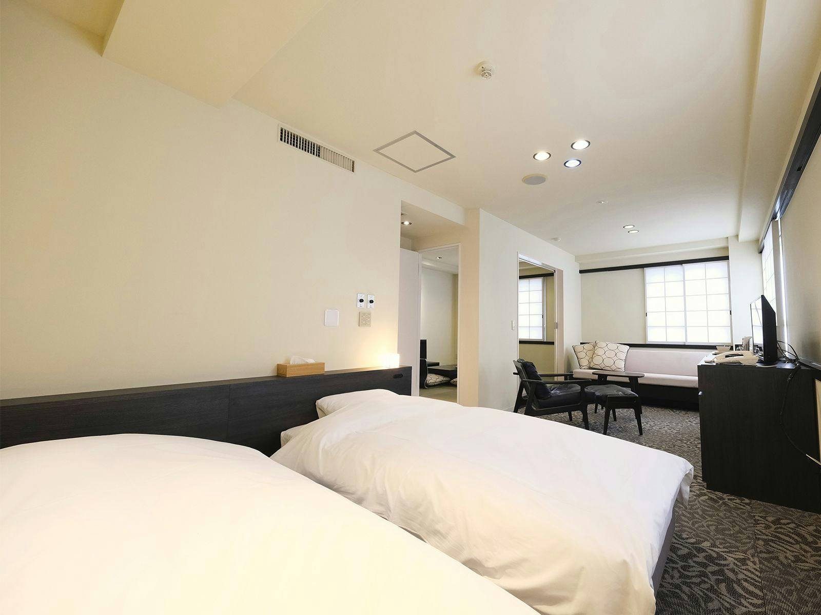Manza Onsen Nisshinkan