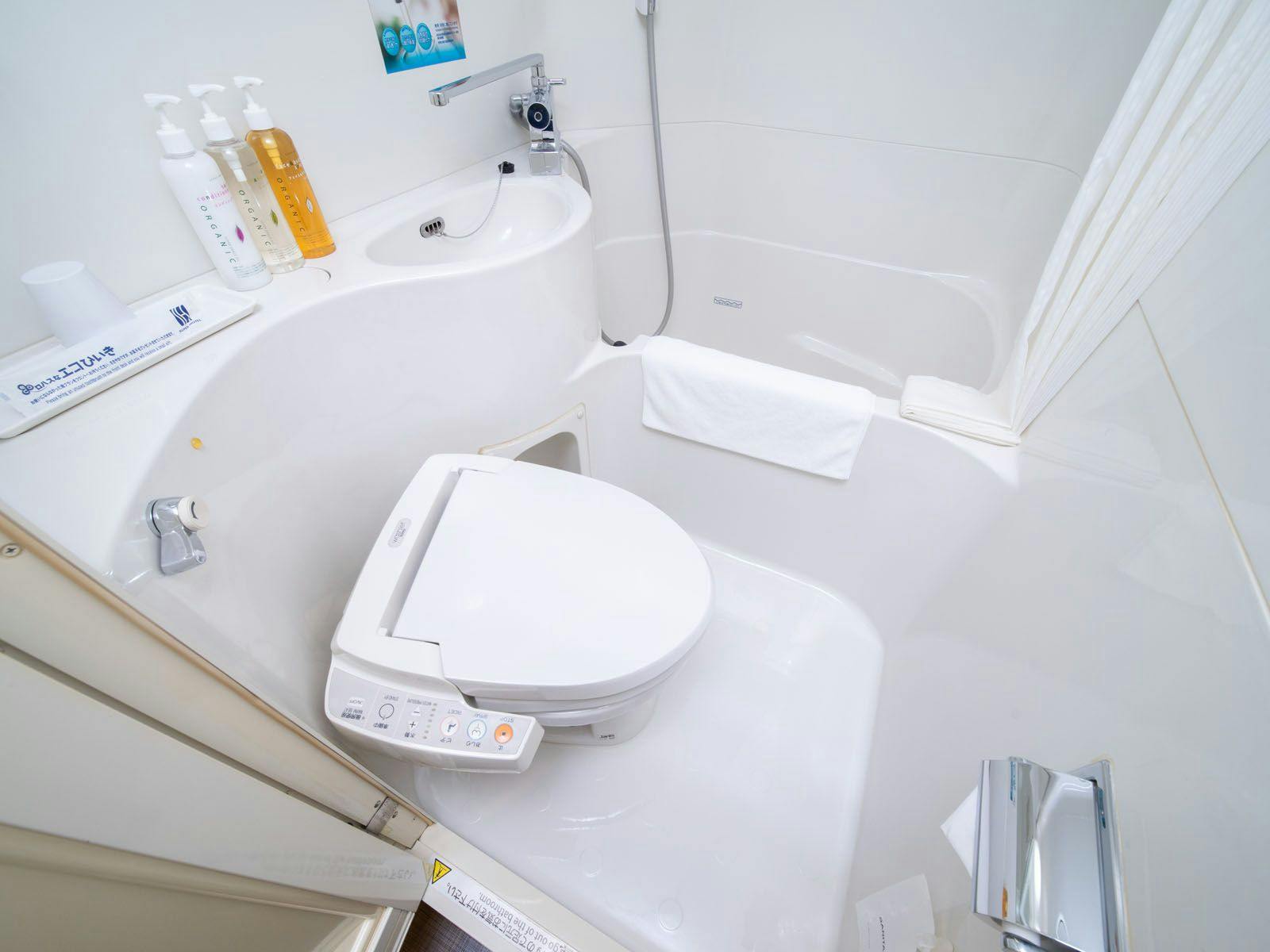 모든 객실에 유닛 욕실 완비.