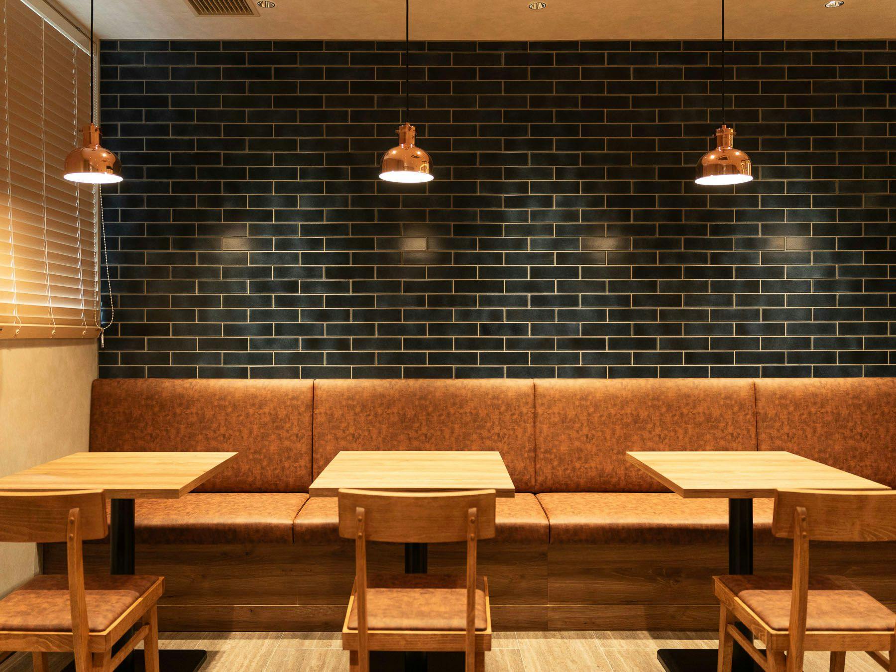 책상과 의자도 많이 준비되어 있습니다.