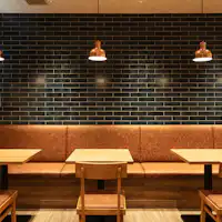 책상과 의자도 많이 준비되어 있습니다.