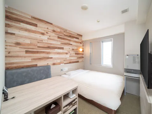 넓은 책상으로 작업이 더욱 효율적입니다.