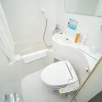 모든 객실에 유닛 욕실 완비.