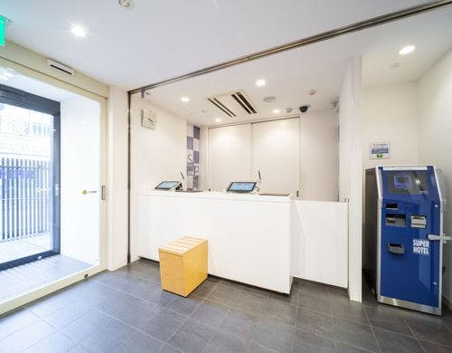 こちらでチェクインをお迎えします