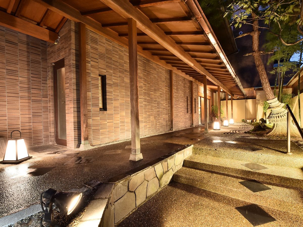 Shibu no Yu: An Inn with Free-Flowing Hot Spring Source