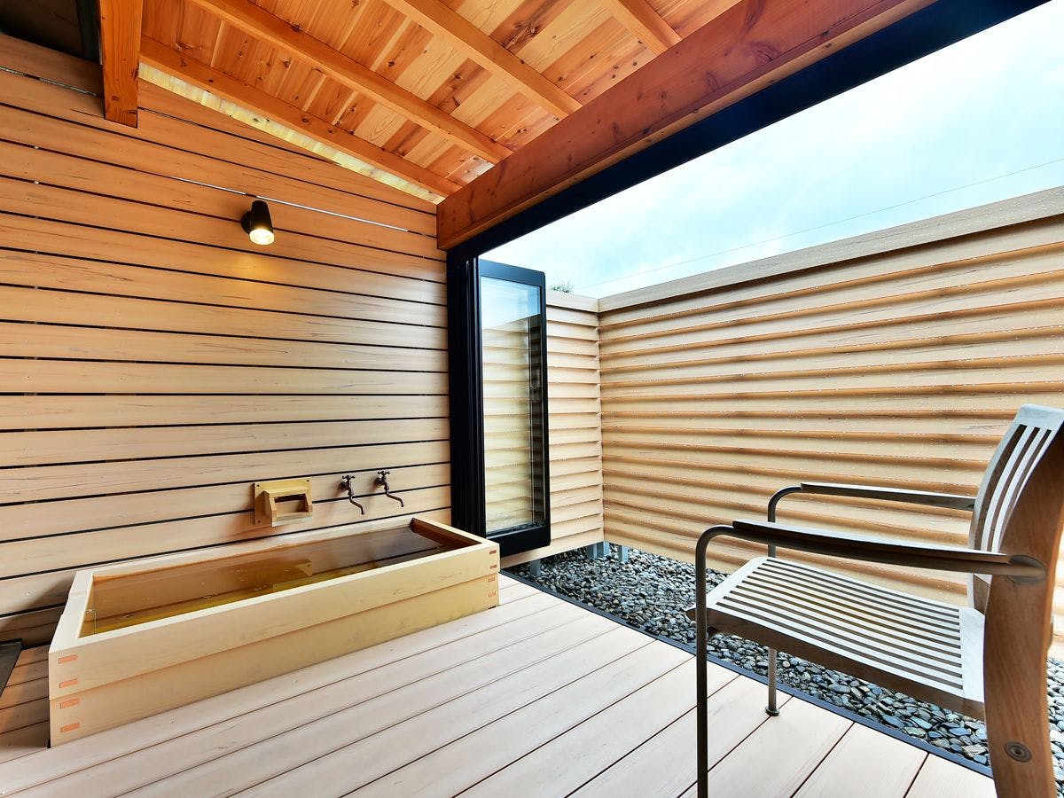 Shibu no Yu: An Inn with Free-Flowing Hot Spring Source