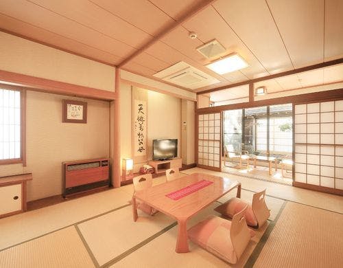小さな庭園付和室12畳＋広縁4畳