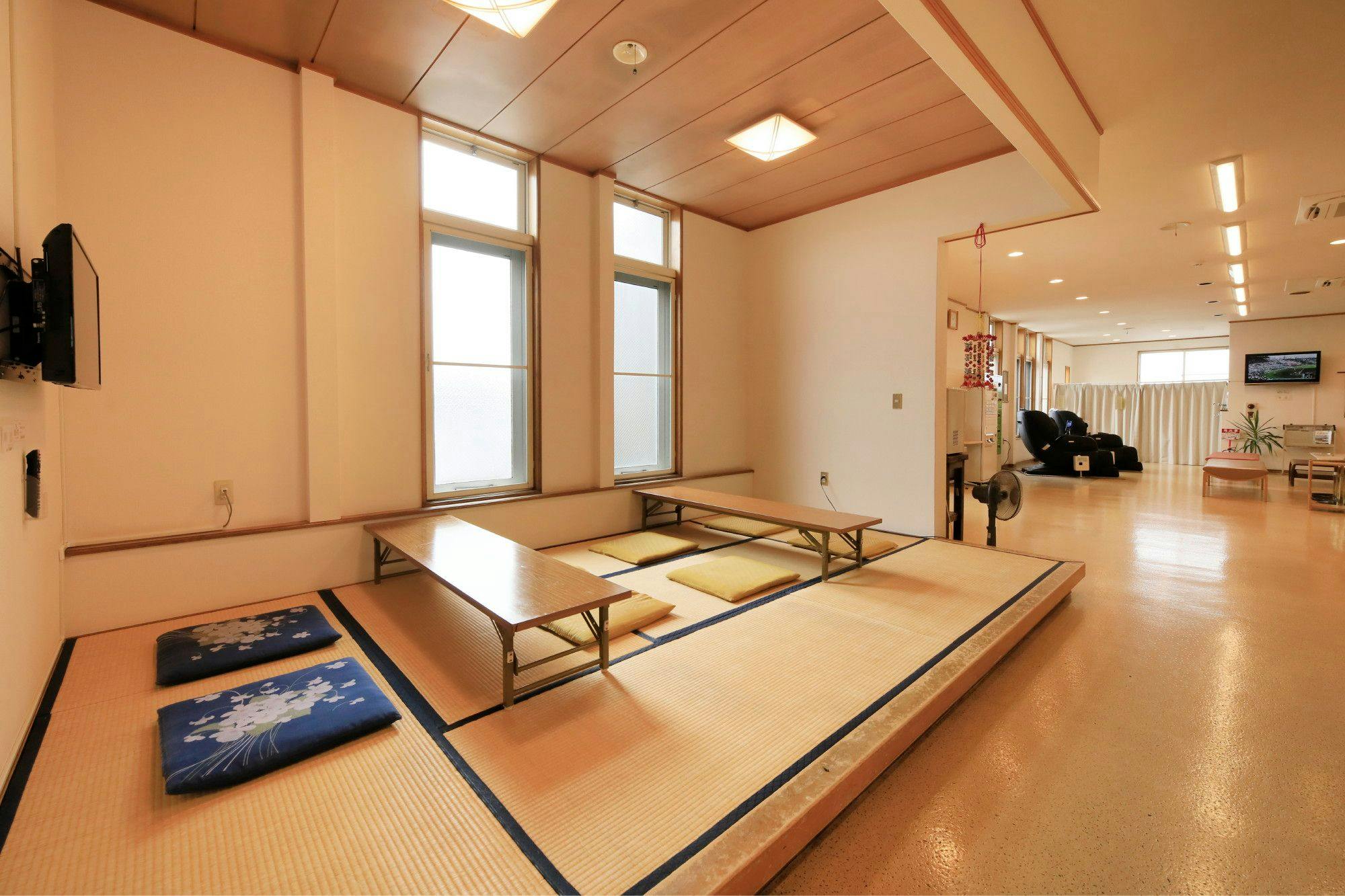 Hotel Pony Onsen: Natural Hot Spring with Free-flowing Water