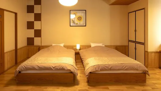 ห้องพักสไตล์ญี่ปุ่น-ตะวันตกขนาด 40 ตร.ม. พร้อมอ่างกลางแจ้งบางส่วน