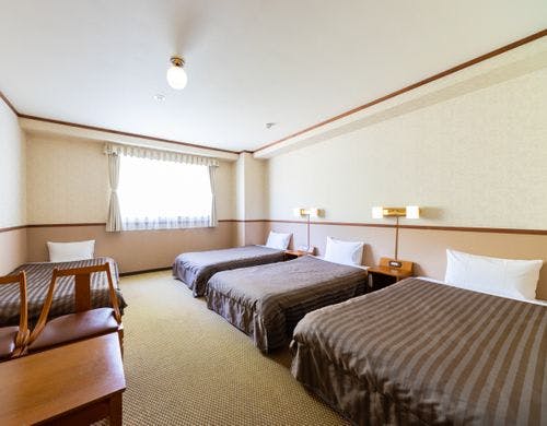 【４名様用フォースルーム】　２５平米