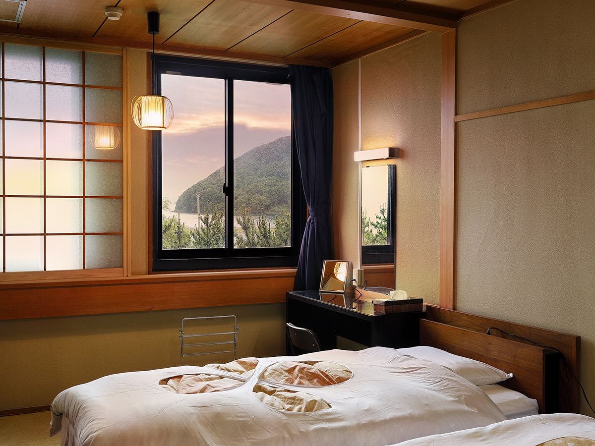 일본식 및 서양식 방 12 다다미 [석양] (예)