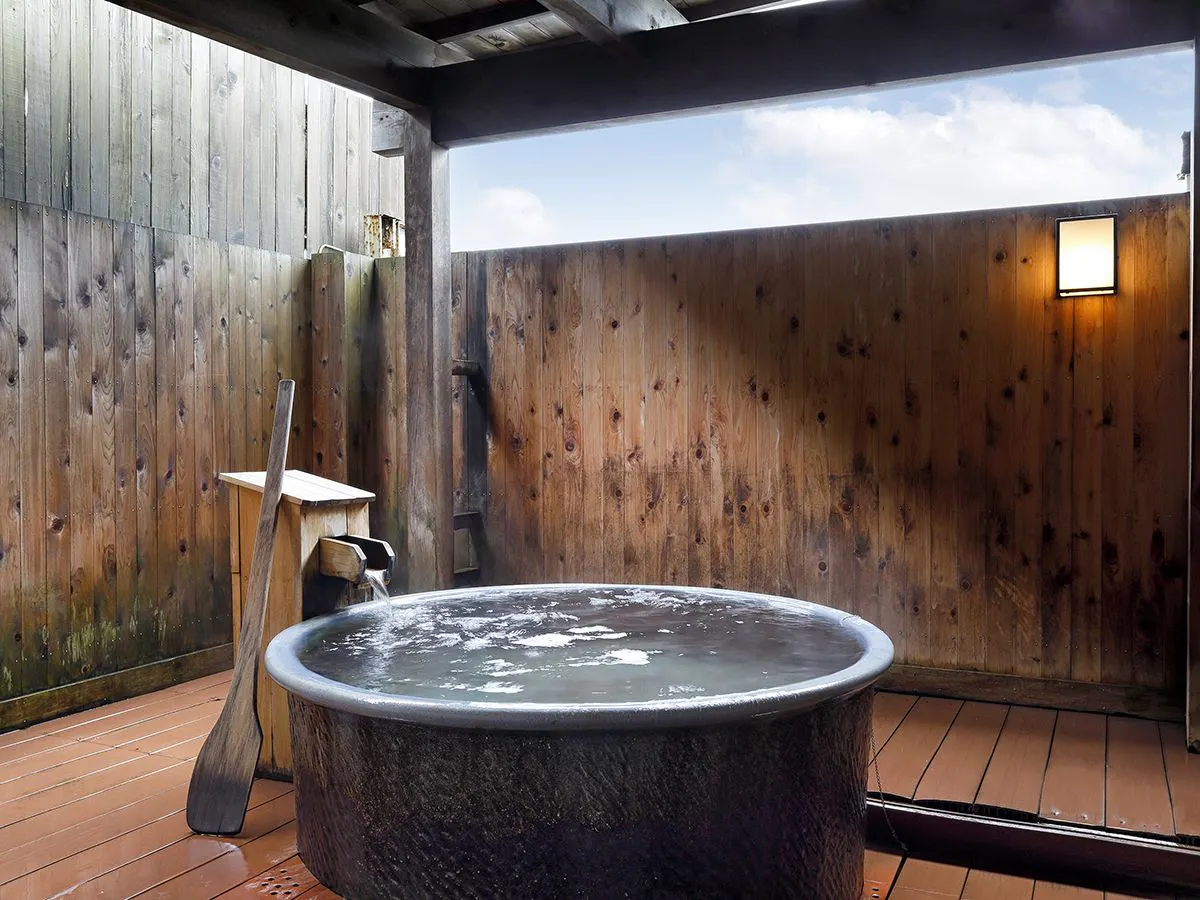 Inn Tsubaki: A Hot Spring Inn with Three Types of Private Baths