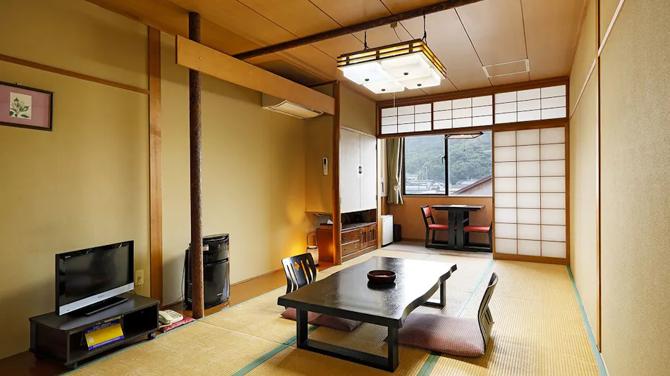 Inn Tsubaki: A Hot Spring Inn with Three Types of Private Baths