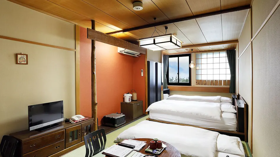 Inn Tsubaki: A Hot Spring Inn with Three Types of Private Baths