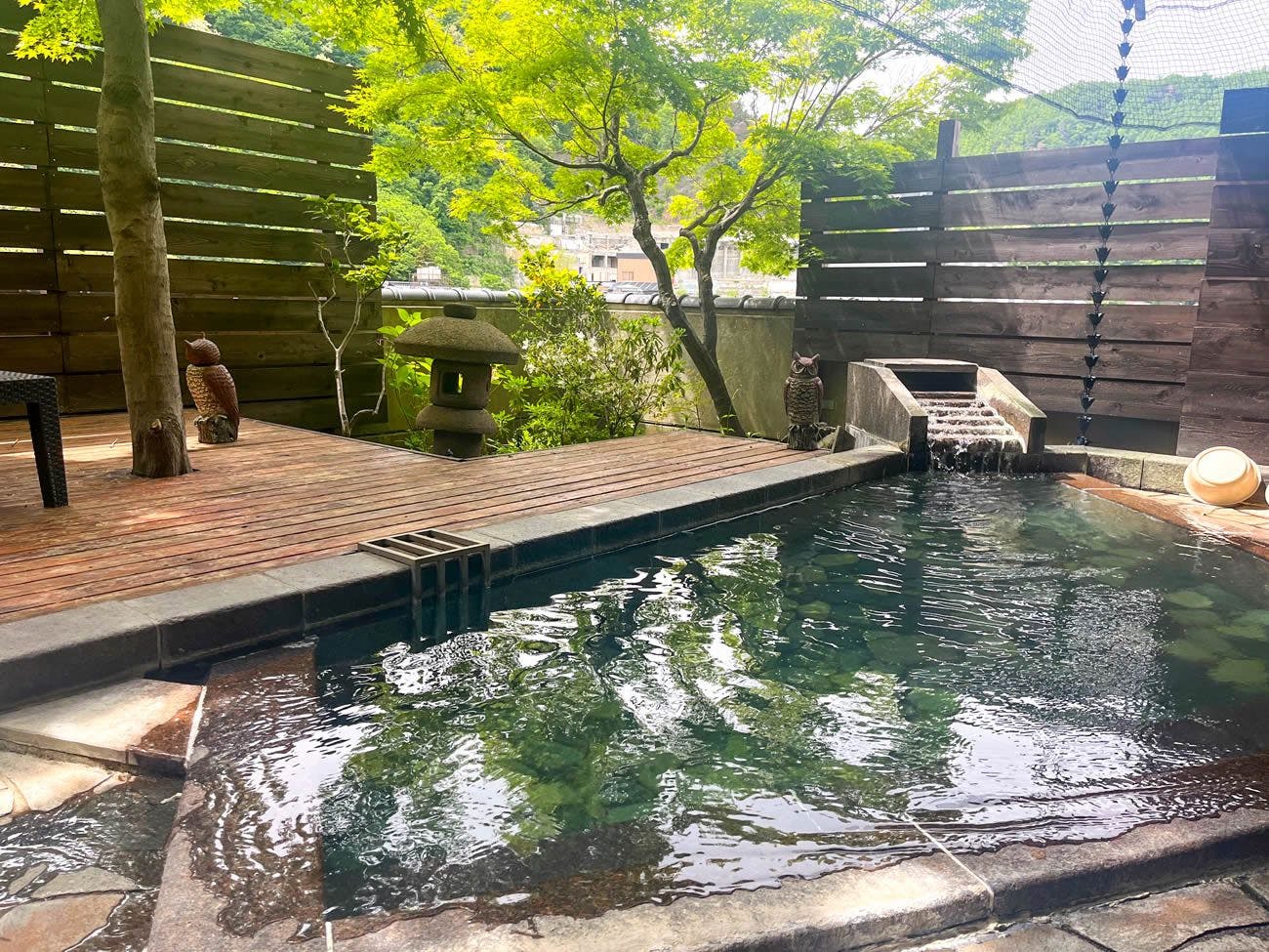 บ่อน้ำพุร้อนกลางแจ้ง