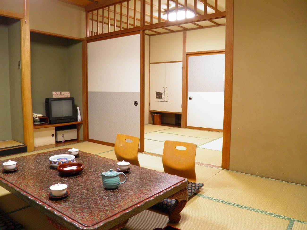 ห้องสไตล์ญี่ปุ่น 10 เสื่อ + 6 เสื่อ