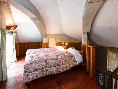 ・<Deluxe Twin Example> Bedroom above the stairs