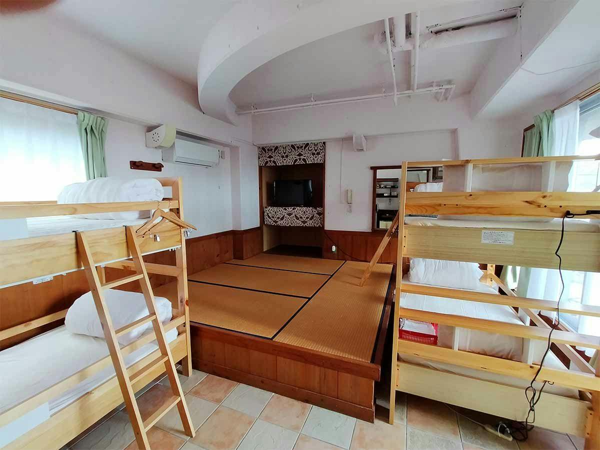 BUZZ RESORT