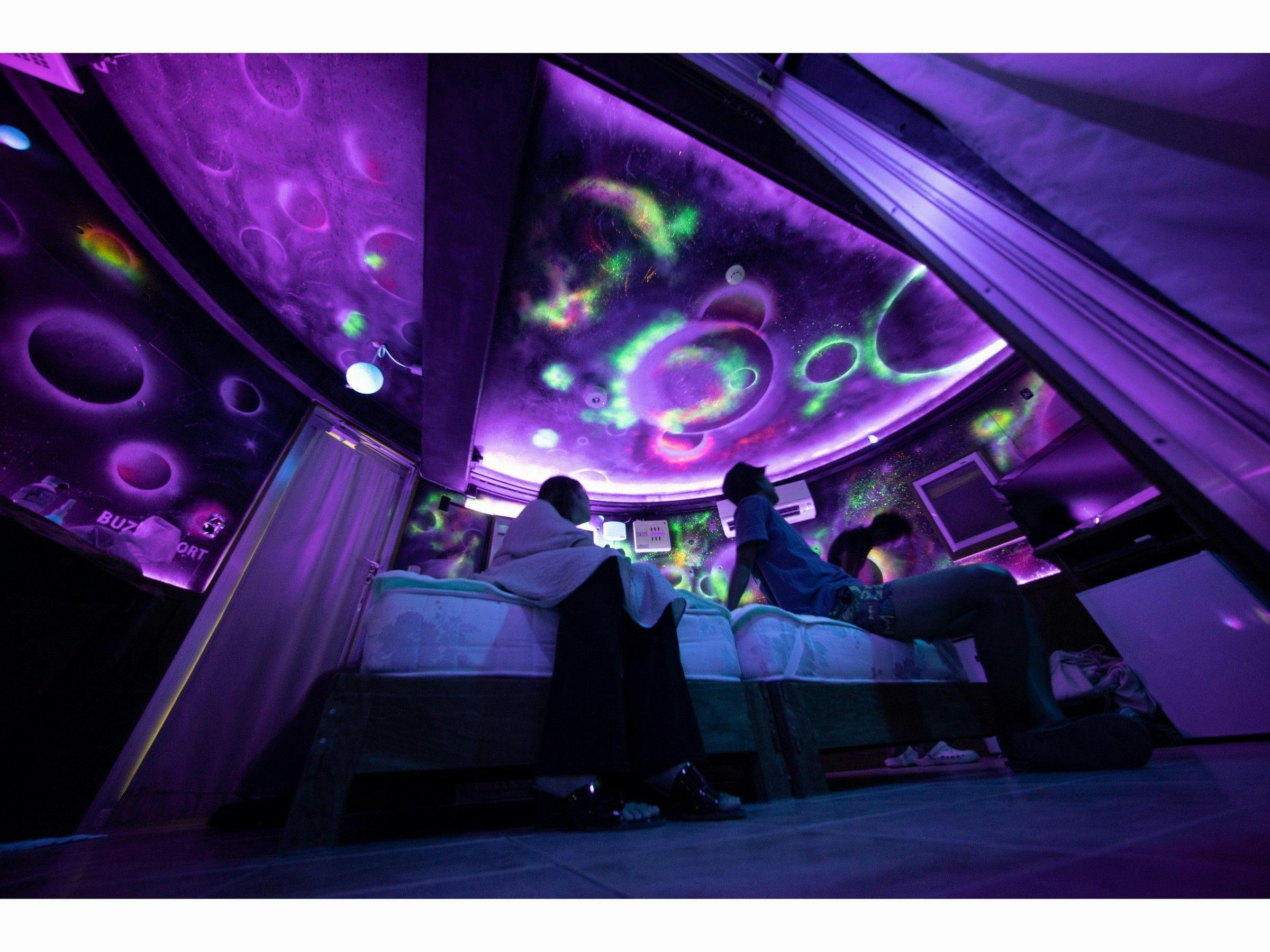 BUZZ RESORT