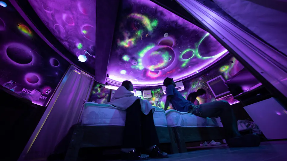 BUZZ RESORT