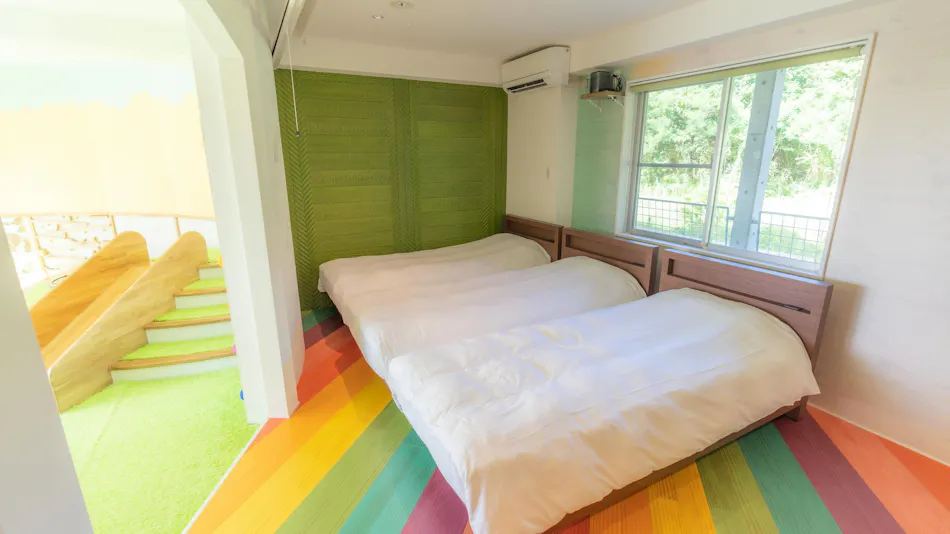 BUZZ RESORT