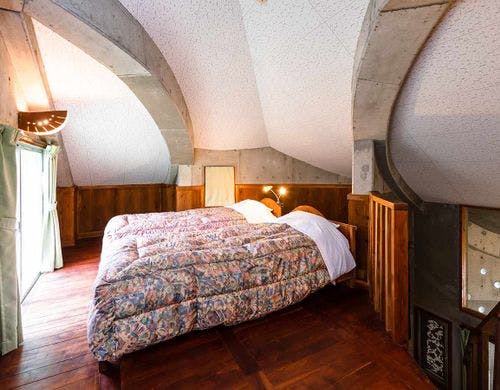 ・＜デラックスツイン一例＞階段上に寝室