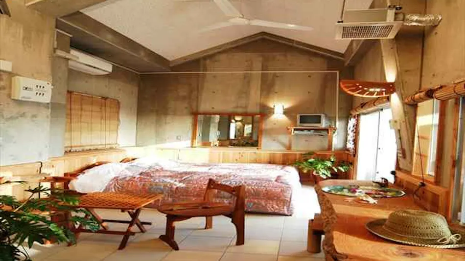 BUZZ RESORT