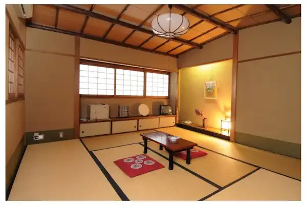 8榻榻米日式房間