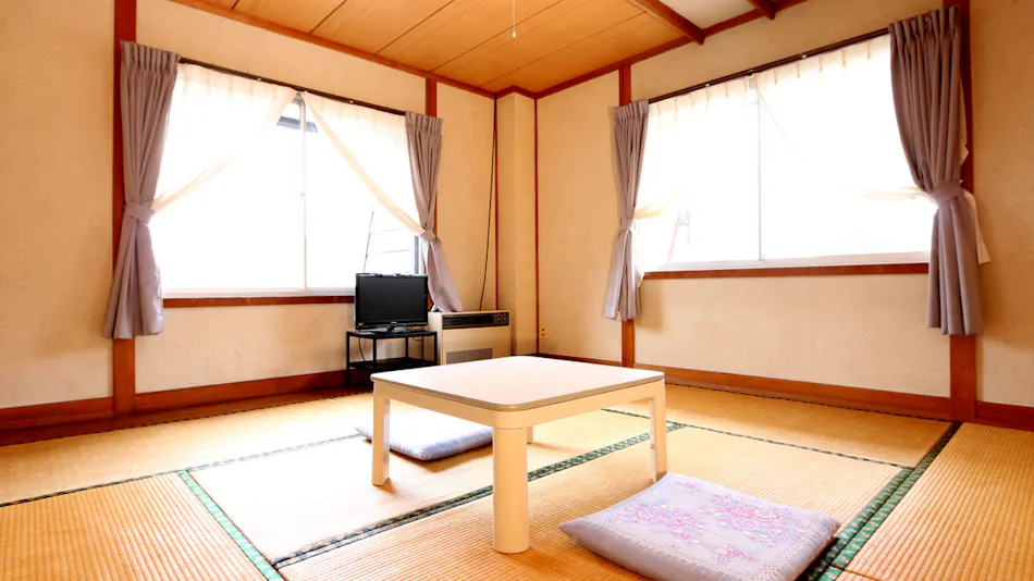 Lodge Hachi