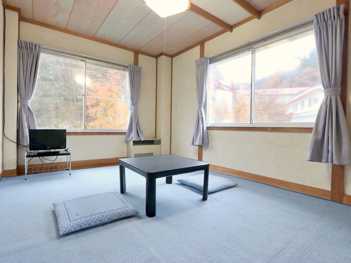 Lodge Hachi