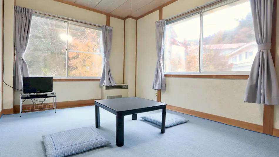 Lodge Hachi