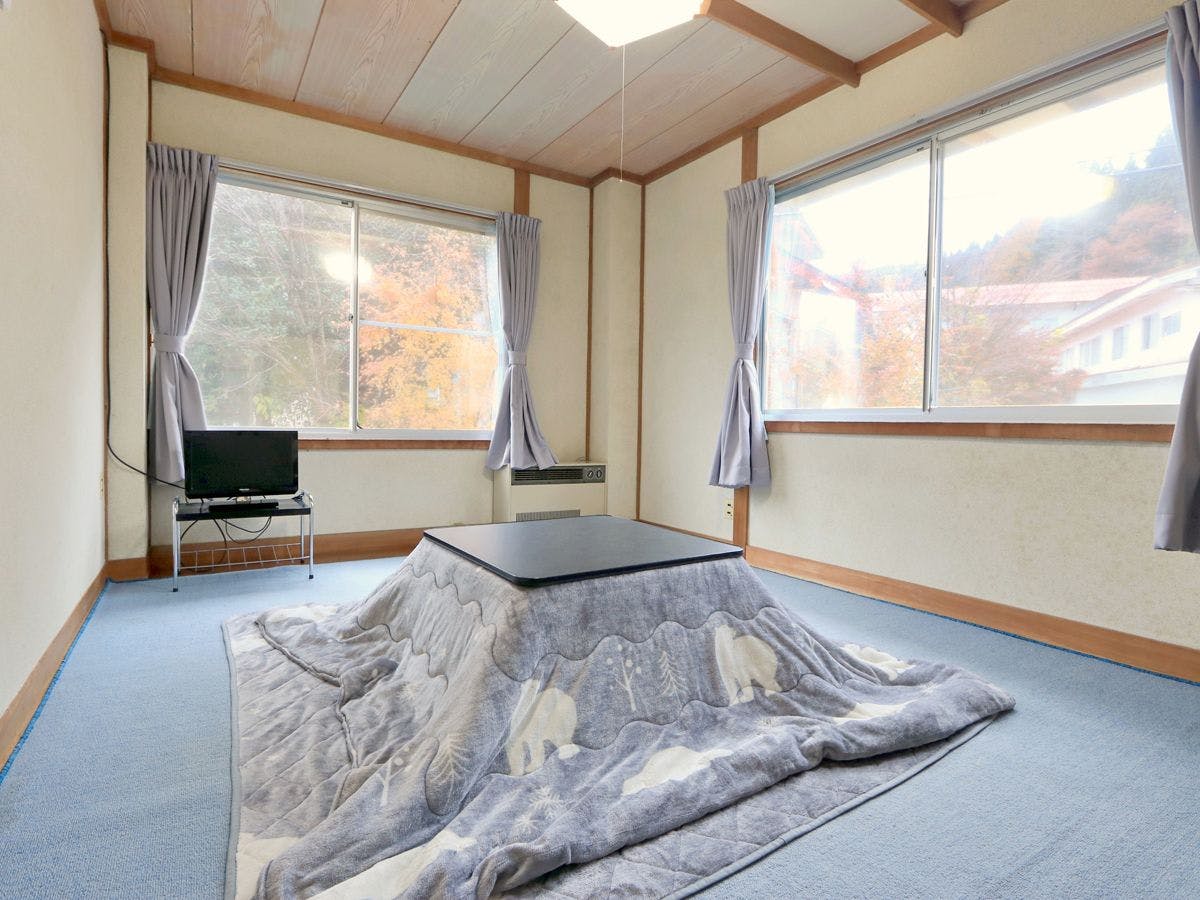 Lodge Hachi