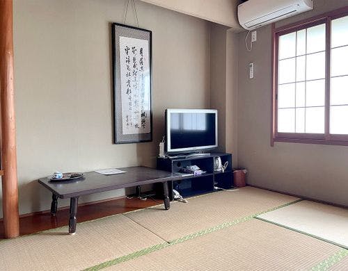 ・＜和室8畳＞明るく落ち着く空間です