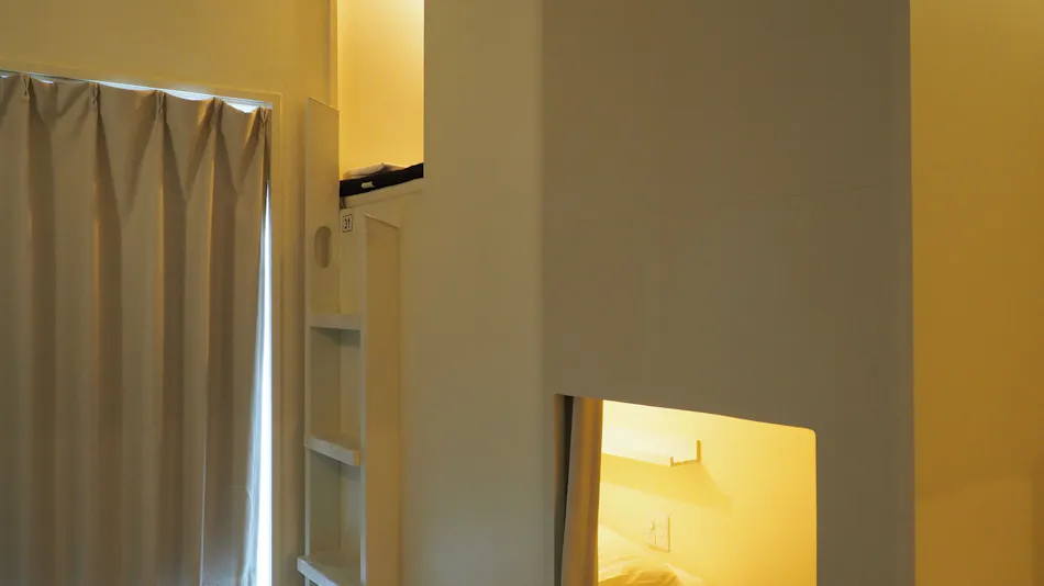 Almond Hostel & Cafe