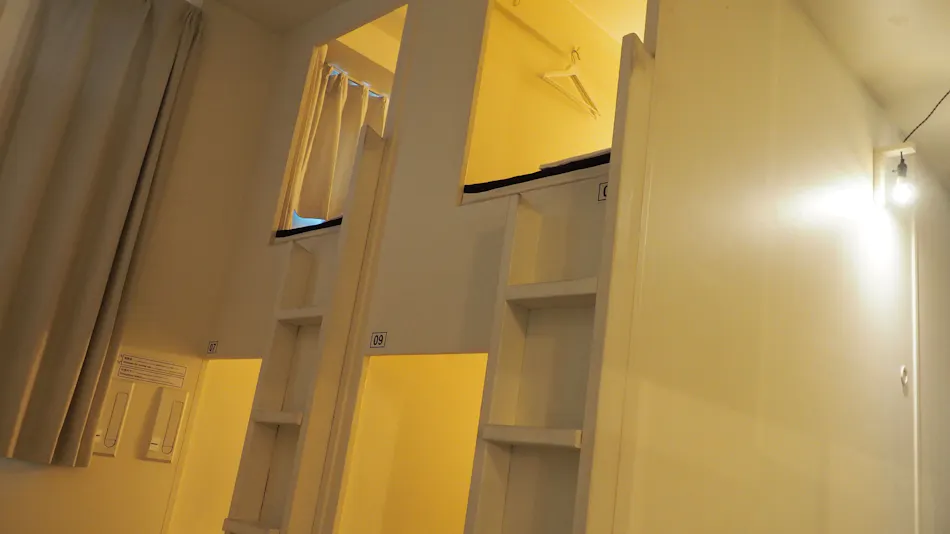 Almond Hostel & Cafe