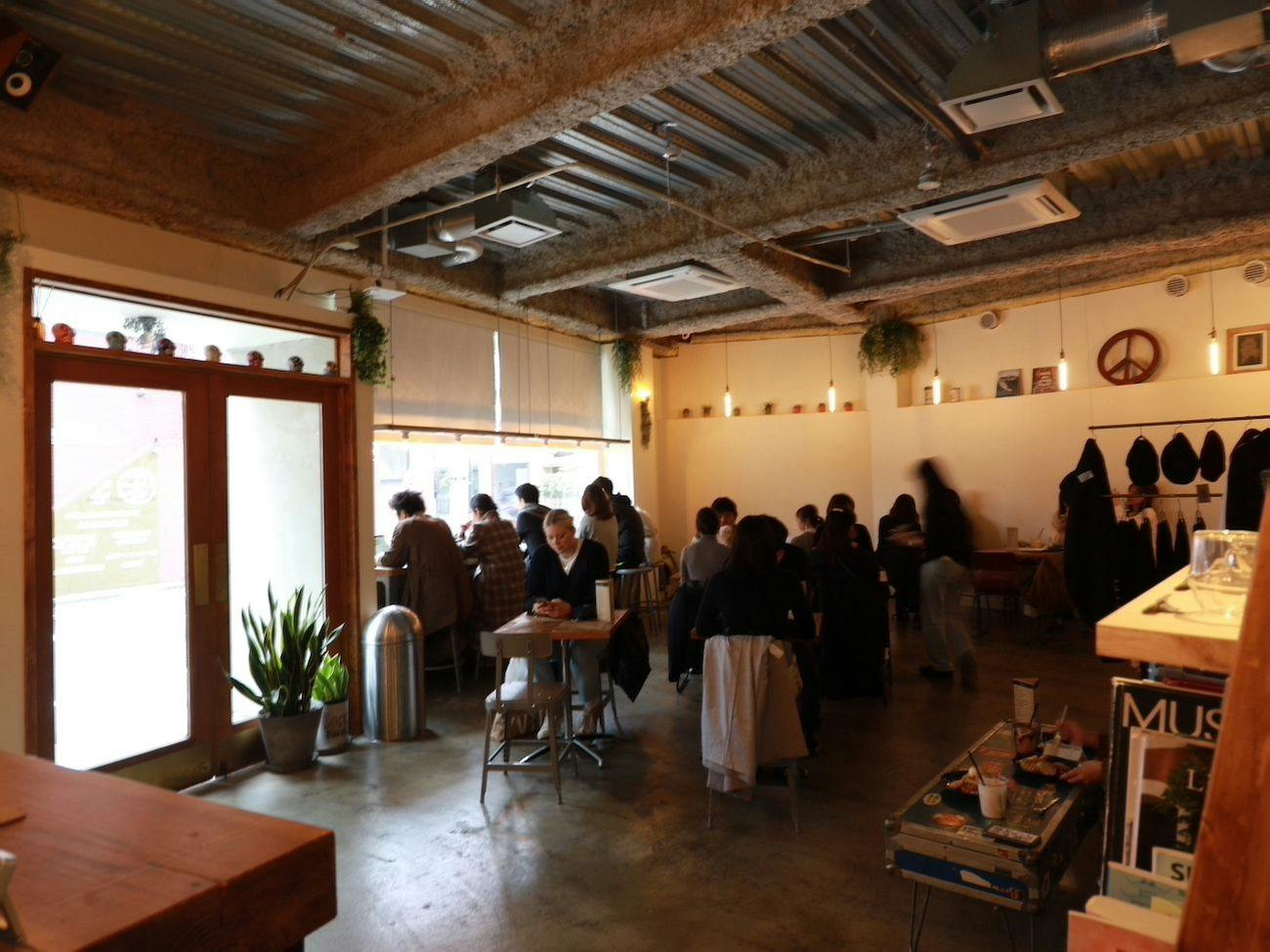 Almond Hostel & Cafe