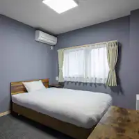 ห้องเดี่ยวพร้อมอ่างอาบน้ำระดับปานกลาง