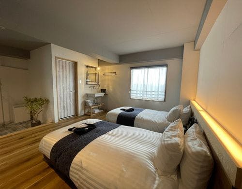 deTOURスーペリアツインルーム室内一例