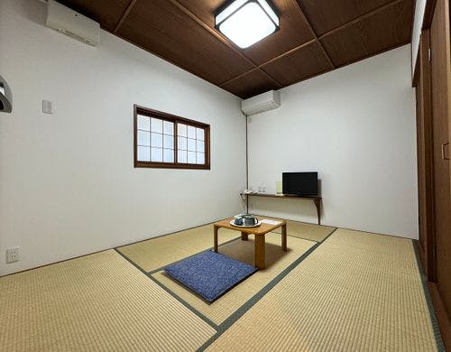 【客室】全室に空の冷蔵庫を設置しています