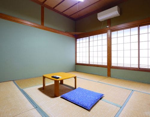 【客室】全室に空の冷蔵庫を設置しています