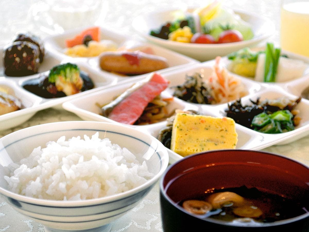 【บุฟเฟ่ต์อาหารเช้า】คุณสามารถเลือกอาหารญี่ปุ่นได้ตามความชอบ