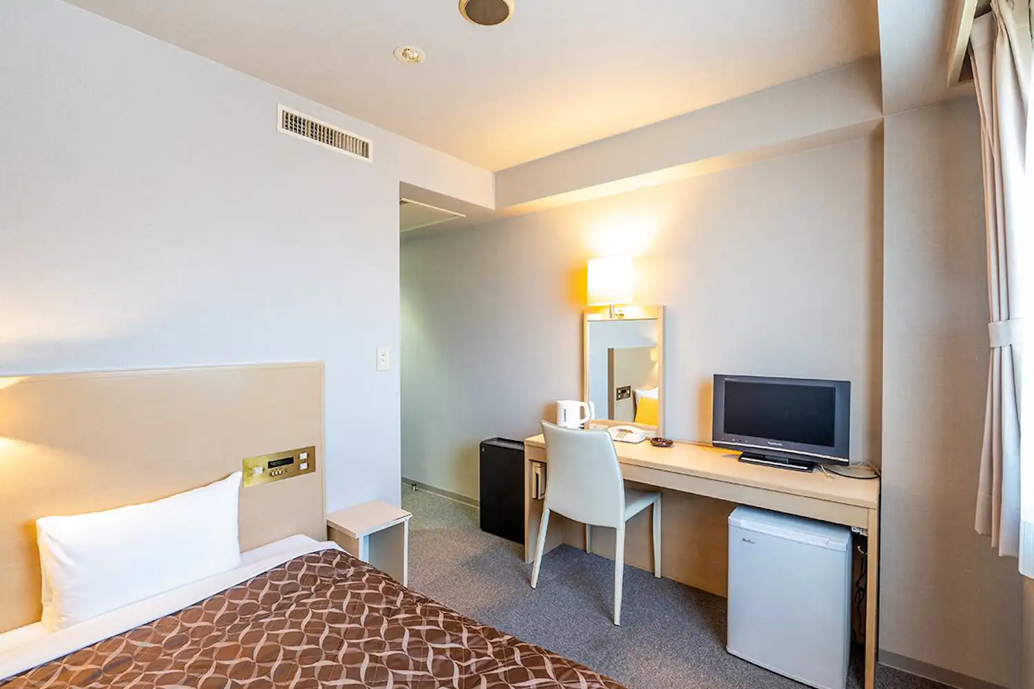 흡연 싱글룸 1인 이용에 딱 맞습니다