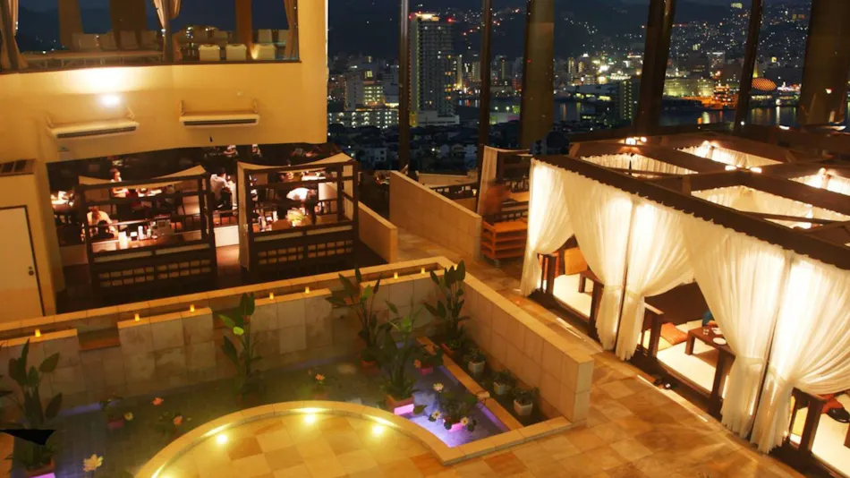 Inasayama Onsen Hotel Amandi ~ Overlooking One of Japan's Three Great Night Views in Nagasaki ~